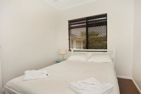 6 Petrie Ave Marcoola Pet Friendly Linen Supplied - Hervey Bay Accommodation 4