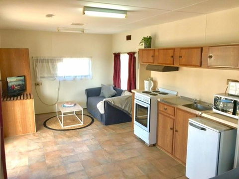 Cute Private Studio Flat With AIRCON! - Hervey Bay Accommodation 6