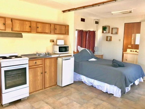 Cute Private Studio Flat With AIRCON! - Hervey Bay Accommodation 1
