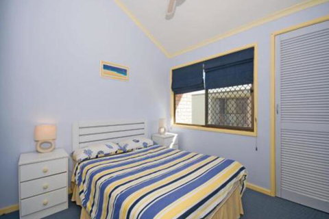 Gowrie Avenue Bay Parklands Townhouse 04 2 - Hervey Bay Accommodation 6