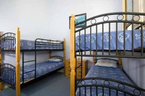 Gowrie Avenue Bay Parklands Townhouse 04 2 - Hervey Bay Accommodation 4