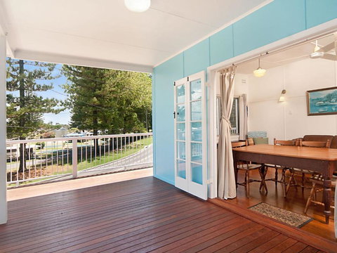 The Blue House Flat Walk To River & Beach - Hervey Bay Accommodation 6