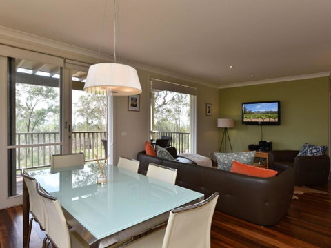 Villa Executive 2br Sangiovese Resort Condo Located Within Cypress Lakes Resort (nothing Is More Central) - Hervey Bay Accommodation 1
