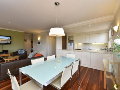Villa Executive 2br Sangiovese Resort Condo Located Within Cypress Lakes Resort (nothing Is More Central) - Hervey Bay Accommodation 3