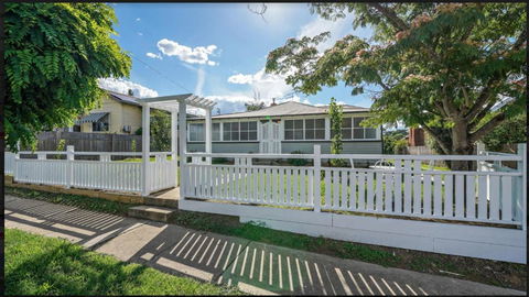Donnelly House - Hervey Bay Accommodation 1