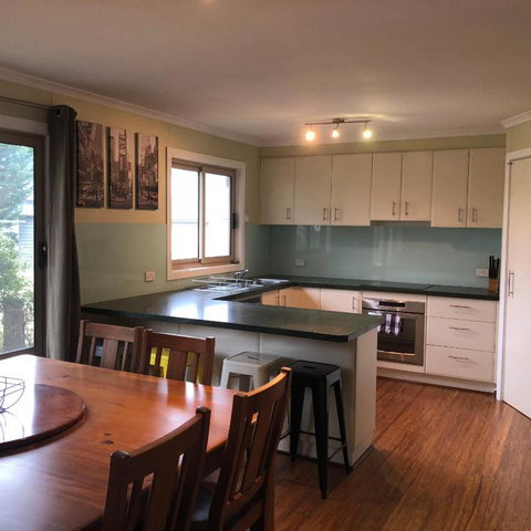 Stonewall Jindabyne - Hervey Bay Accommodation 6