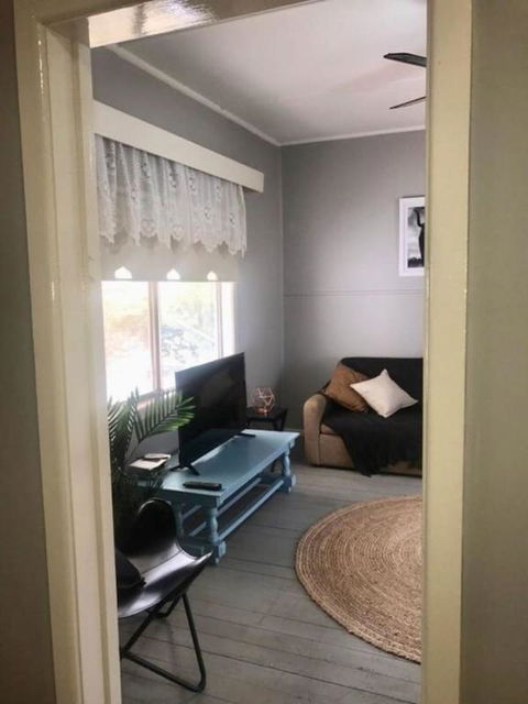 Cosy Country Cottage With AirCon - Hervey Bay Accommodation 2
