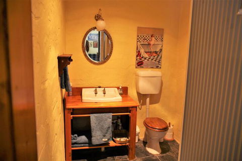 Griffiths Cottage - Tourism Hervey Bay 7