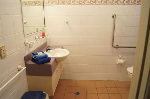 Accommodation On Denham - Tourism Hervey Bay 4