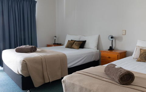 Accommodation On Denham - Tourism Hervey Bay 3