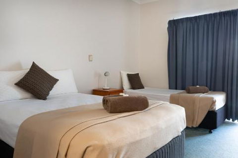 Accommodation On Denham - Tourism Hervey Bay 6