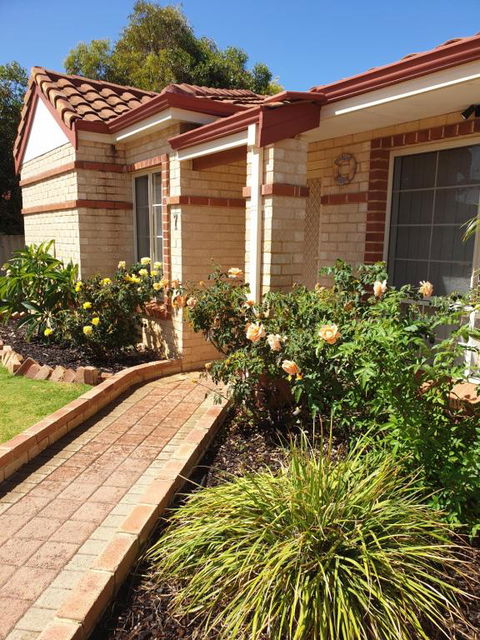 Beachside Retreat 2 - Hervey Bay Accommodation 2