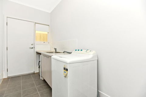 Avaya Sellicks Beachfront Getaway WiFi - Tourism Hervey Bay 3