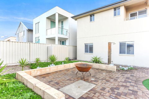 Avaya Sellicks Beachfront Getaway WiFi - Tourism Hervey Bay 6