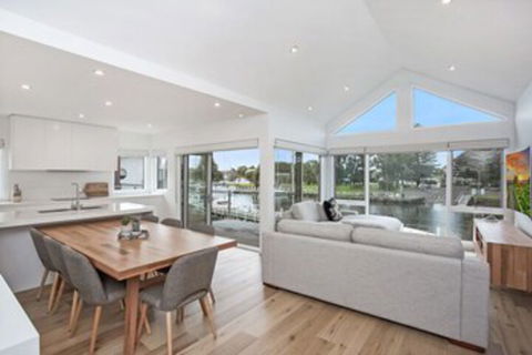 Robertson 6 - Tourism Hervey Bay 0