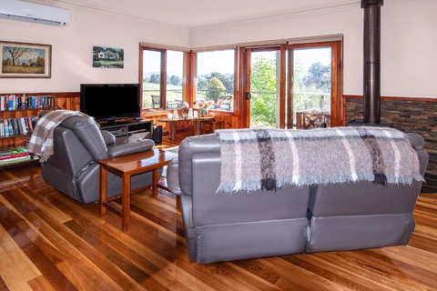 Raynella Alpaca Farmstay - Hervey Bay Accommodation 3