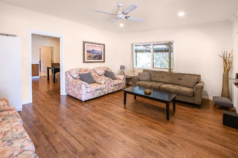 Raynella Alpaca Farmstay - Hervey Bay Accommodation 1