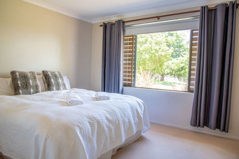Belmont New England - Hervey Bay Accommodation 5