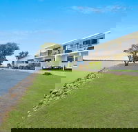 Peninsula Court 5 - Tourism Hervey Bay