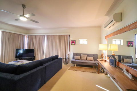 A Reflection On The Lake - Hervey Bay Accommodation 4