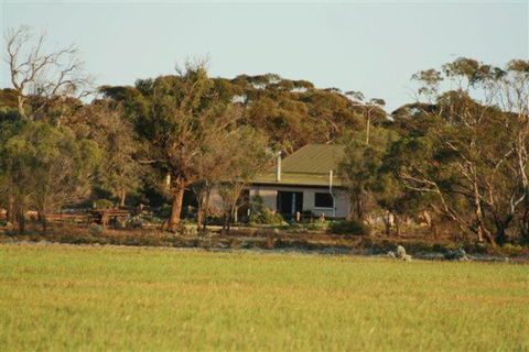 Sandalmere Cottage - Hervey Bay Accommodation 6