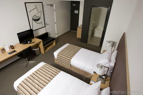 Chifley Doveton - Hervey Bay Accommodation 2