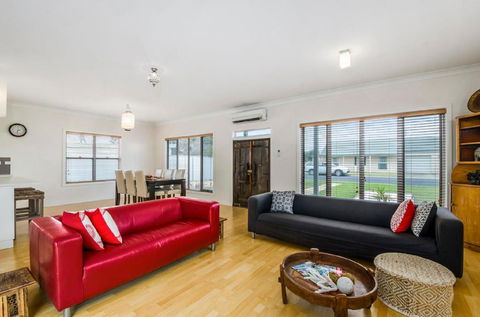 Zaahira House - Hervey Bay Accommodation 4