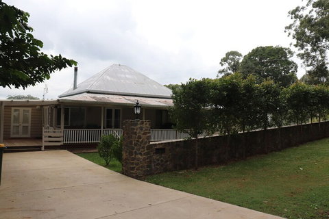 Mapleton Falls Farm House - Hervey Bay Accommodation 1