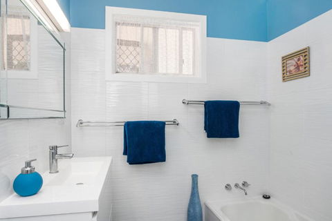 A SWEET ESCAPE Carefree Beach Home - Hervey Bay Accommodation 3