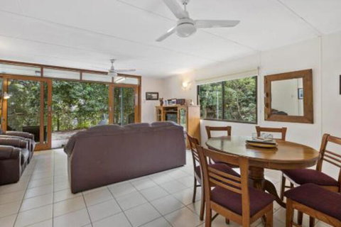 Allamanda Cottage - Hervey Bay Accommodation 3