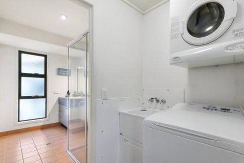 Coasting - Hervey Bay Accommodation 3