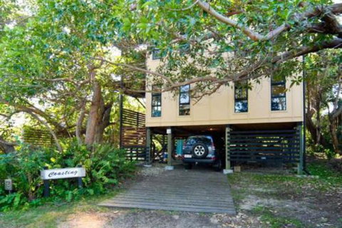 Coasting - Hervey Bay Accommodation 0