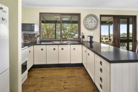 Eyrie - Hervey Bay Accommodation 5