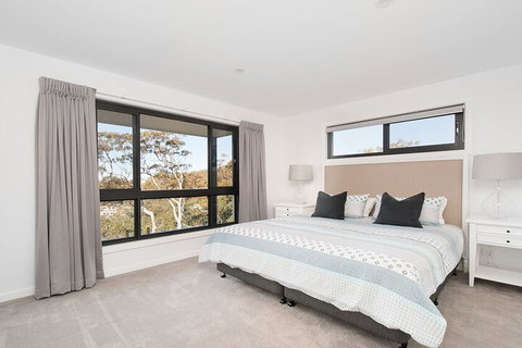Hilltop Hideaway Breathtaking Views Moments To Beach! - Hervey Bay Accommodation 6