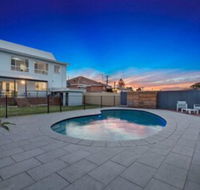 Waterview Beach house - Hervey Bay Accommodation