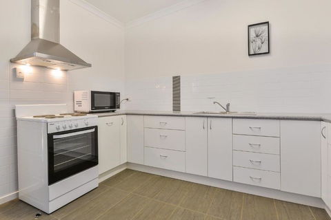 Getaway Villas Unit 38 11 1 Bedroom Self Contained Accommodation - Tourism Hervey Bay 5