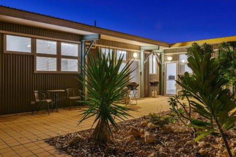 Getaway Villas Unit 38 11 1 Bedroom Self Contained Accommodation - Tourism Hervey Bay 0