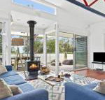 The Boathouse comfortable beachfront home - Tourism Hervey Bay