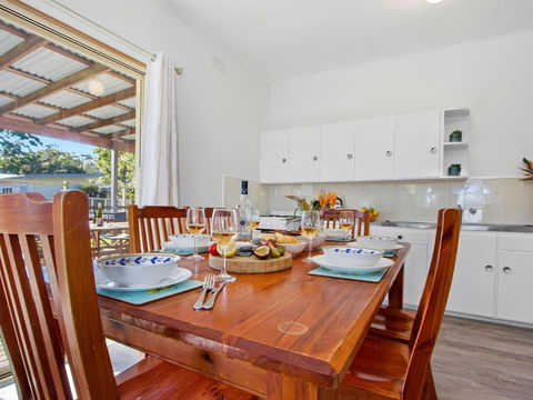 Beach Escape At Currarong Basic Family Accommodation - Hervey Bay Accommodation 3