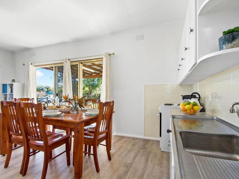 Beach Escape At Currarong Basic Family Accommodation - Hervey Bay Accommodation 1