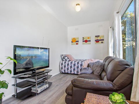 Beach Escape At Currarong Basic Family Accommodation - Hervey Bay Accommodation 5