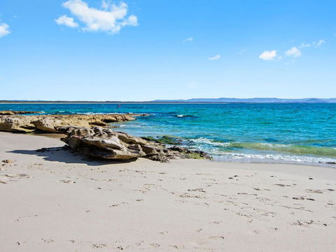 Beach Escape At Currarong Basic Family Accommodation - Hervey Bay Accommodation 2