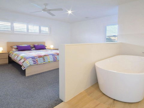 Seven Mile Heaven Your Coastal Kingdom - Hervey Bay Accommodation 5