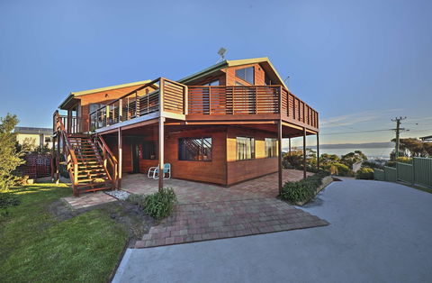 Zenith - Hervey Bay Accommodation 0