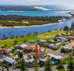 Curls  Buoys Pet friendly Stone throw to river - Tourism Hervey Bay