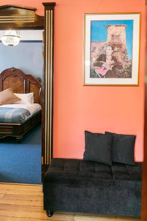 Insomnia On Elizabeth - Hervey Bay Accommodation 1