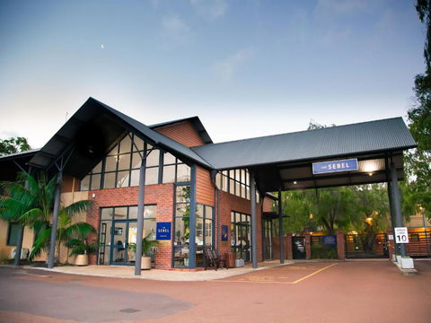 Presidential Bungalow - Hervey Bay Accommodation 3