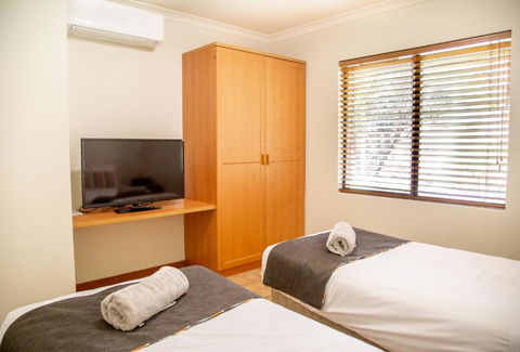 Presidential Bungalow - Hervey Bay Accommodation 6