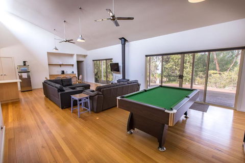 Acacia Lakehouse The Lake At Your Doorstep - Tourism Hervey Bay 6