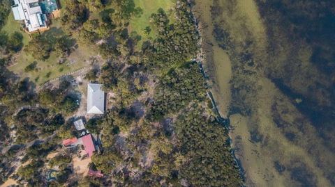 Acacia Lakehouse The Lake At Your Doorstep - Tourism Hervey Bay 5